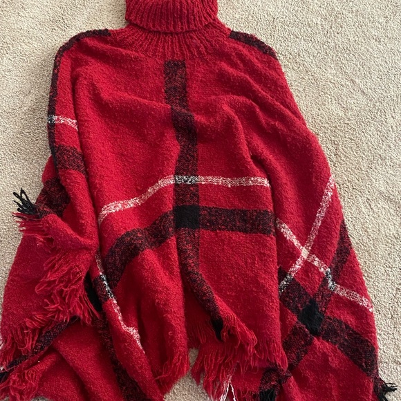 Red and black poncho. - Picture 1 of 1